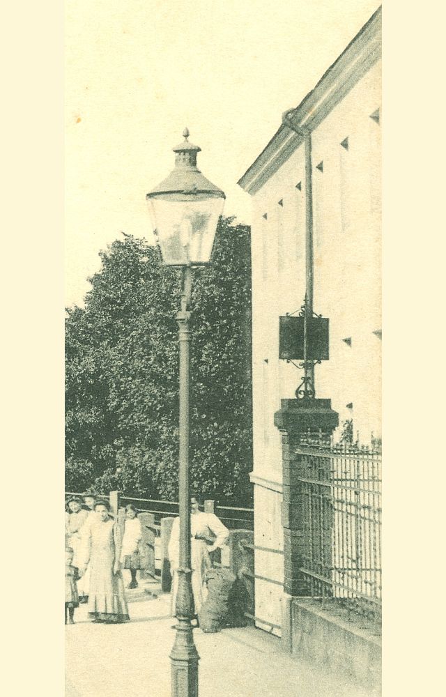 Dr.-Albert-Dietze-Straße 1 (bis 1927 Südstraße 1, 1937 Pirnaer Straße 49) Radeberg Dr.-Albert-Dietze-Straße 1 (bis 1927 Südstraße 1, 1937 Pirnaer Straße 49) Radeberg