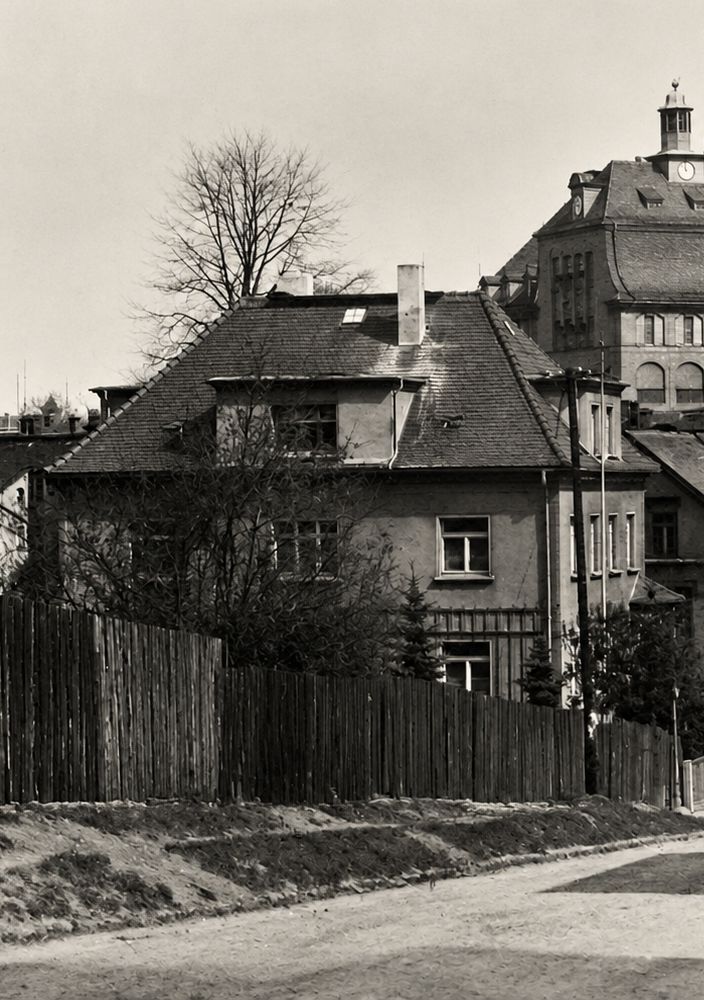 Dr.-Albert-Dietze-Stra&szlig;e 4 (bis 1937 Pirnaer Stra&szlig;e 34)  Radeberg