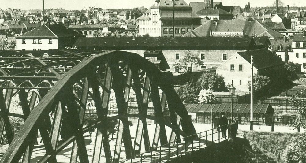 Dr.-Albert-Dietze-Straße 11 (bis 1927 Südstraße 7, 1937 Pirnaer Straße 59) Radeberg Dr.-Albert-Dietze-Straße 11 (bis 1927 Südstraße 7, 1937 Pirnaer Straße 59) Radeberg