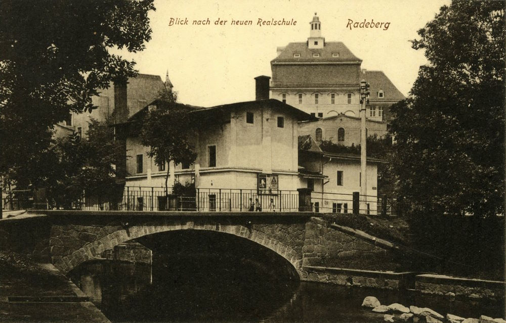 Dr.-Albert-Dietze-Straße (Südstraße)  Radeberg