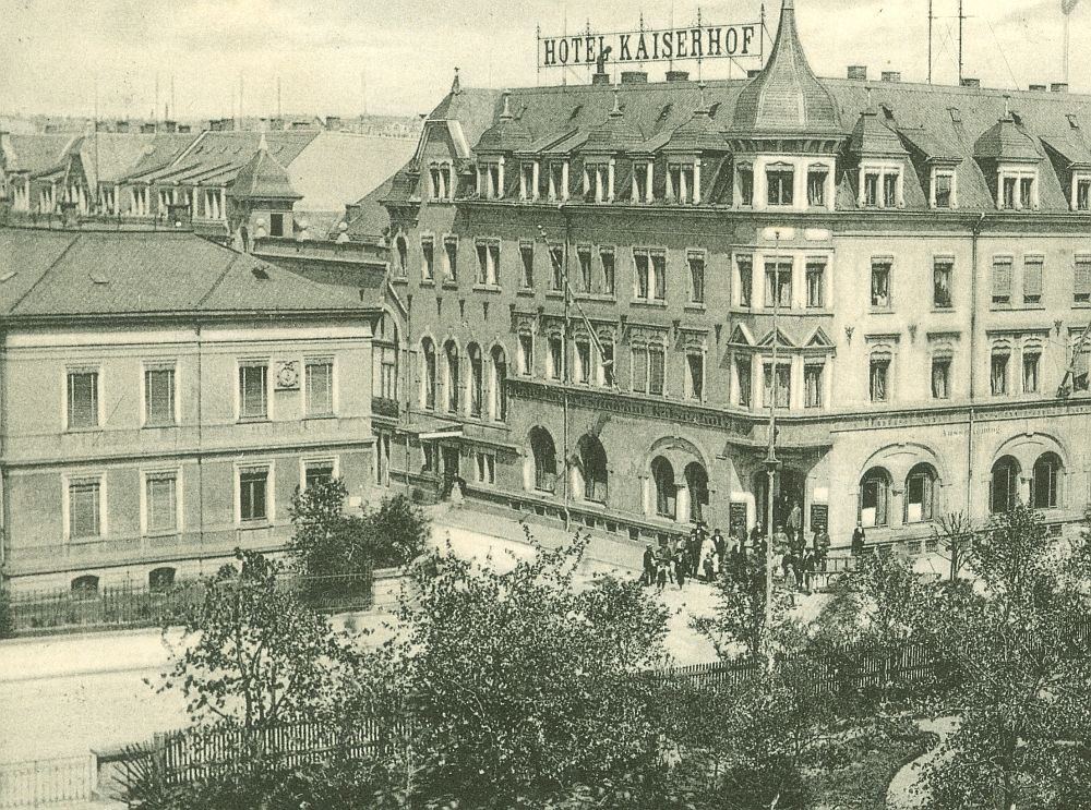 August-Bebel-Stra&szlig;e 1 (vor 1910 Dresdener Stra&szlig;e 23, 1910 - 1945 Bismarckstra&szlig;e 1)  Radeberg