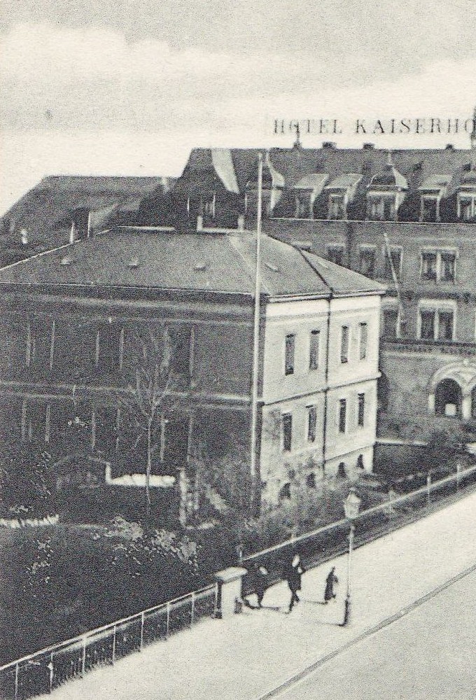 August-Bebel-Stra&szlig;e 1 (vor 1910 Dresdener Stra&szlig;e 23, 1910 - 1945 Bismarckstra&szlig;e 1)  Radeberg