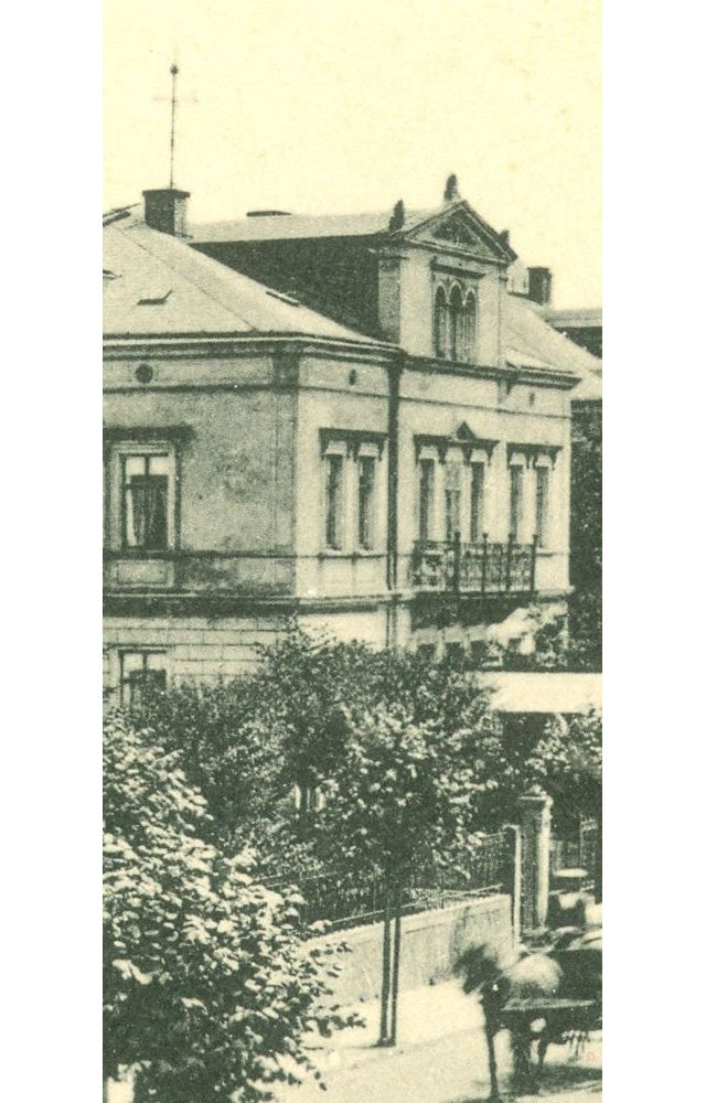 Badstraße 10 (vor 1905 Badstraße 18, 1905 - 1933 Badstraße 10, 1933 - 1945 Adolf-Hitler-Straße 10) Radeberg Badstraße 10 (vor 1905 Badstraße 18, 1905 - 1933 Badstraße 10, 1933 - 1945 Adolf-Hitler-Straße 10) Radeberg