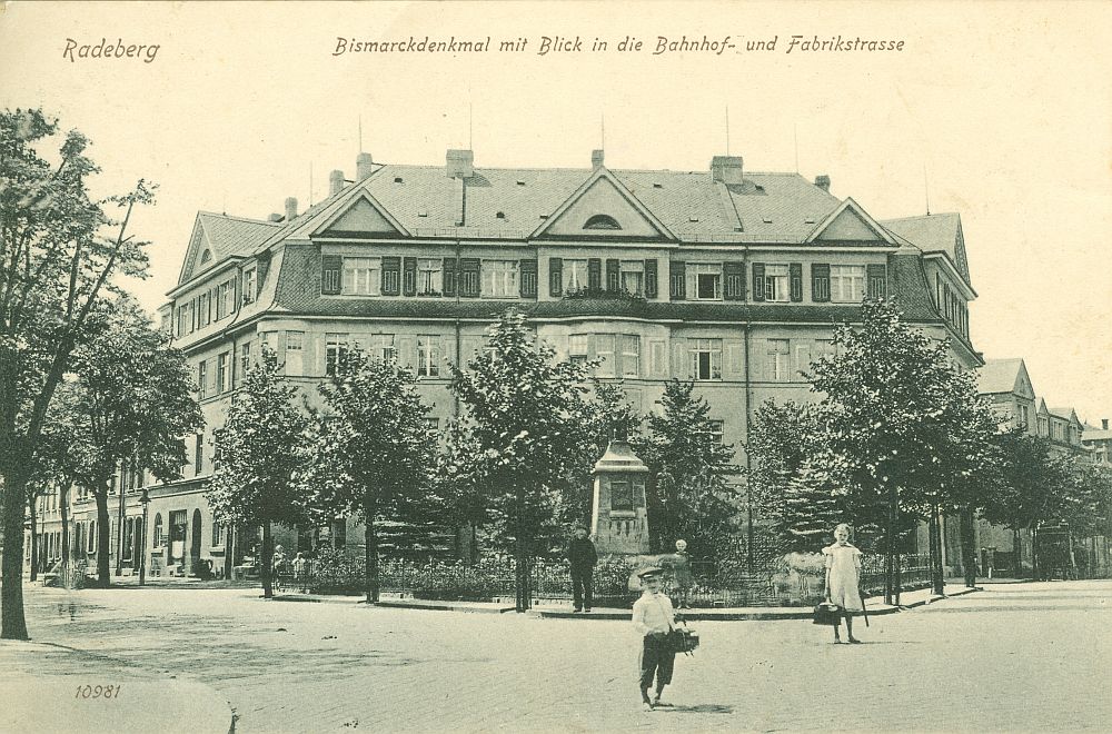 Bahnhofstraße 20 und 21 / Dresdener Straße 19 (bis 1927 Fabrikstraße 1) Radeberg Bahnhofstraße 20 und 21 / Dresdener Straße 19 (bis 1927 Fabrikstraße 1) Radeberg