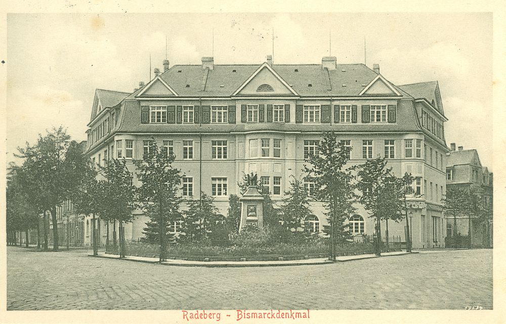 Bahnhofstra&szlig;e 20 und 21 / Dresdener Stra&szlig;e 19 (bis 1927 Fabrikstra&szlig;e 1)  Radeberg