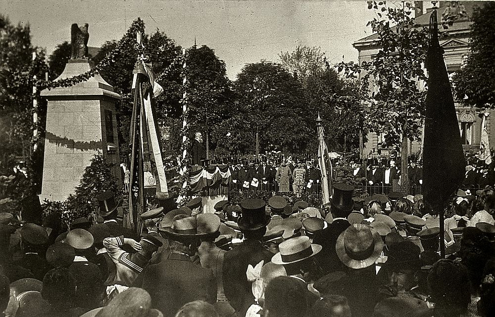 Bahnhofstraße / Dresdener Straße (-1927 Fabrikstraße)  Radeberg