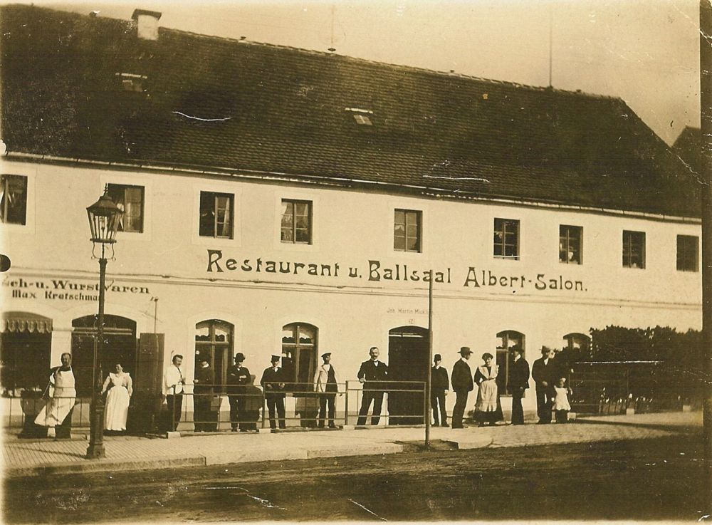 Dresdener Stra&szlig;e 22 (vor 1903 Fabrikstra&szlig;e 33, 1903 - 1927 Fabrikstra&szlig;e 24)  Radeberg