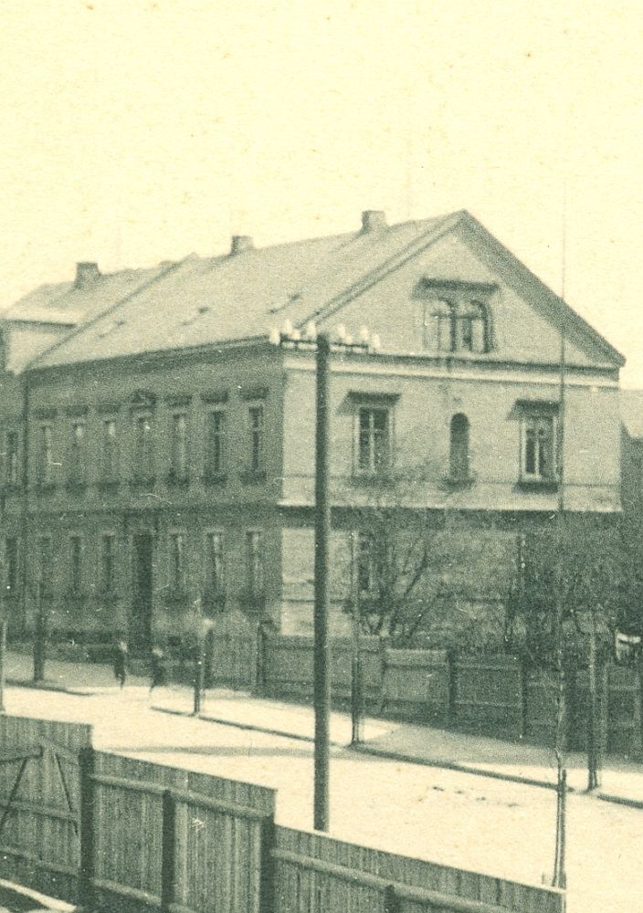 Dresdener Stra&szlig;e 29 (vor 1905 Fabrikstra&szlig;e 4, 1905 - 1927 Fabrikstra&szlig;e 11)  Radeberg