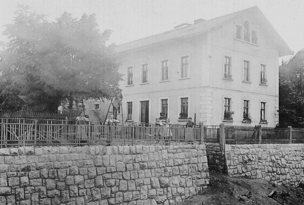 Dresdener Straße 67 (bis 1927 Fabrikstraße 49) Radeberg Dresdener Straße 67 (bis 1927 Fabrikstraße 49) Radeberg