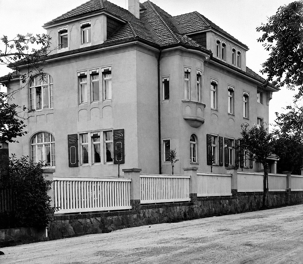 Dresdener Stra&szlig;e 73 (bis 1927 Fabrikstra&szlig;e 55)  Radeberg