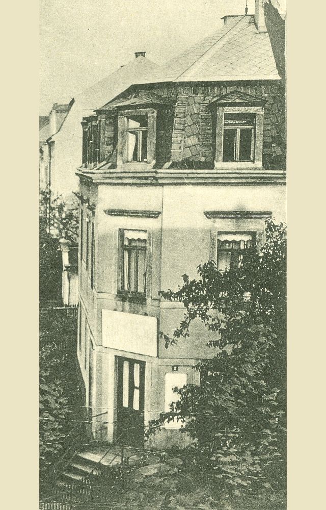 Dr. Rudolf-Friedrichs-Stra&szlig;e 2 (bis 1920 Lotzdorf 65, 1920 - 1927 Friedrich-Stra&szlig;e 2, 1927 - 1945 Friedrichstra&szlig;e 2)  Radeberg