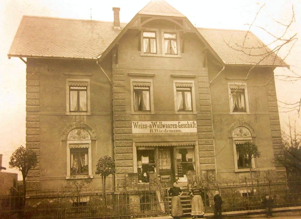 Dr. Rudolf-Friedrichs-Straße 3 (bis 1927 Friedrich-Straße 3, 1927 - 1945 Friedrichstraße 3) Radeberg Dr. Rudolf-Friedrichs-Straße 3 (bis 1927 Friedrich-Straße 3, 1927 - 1945 Friedrichstraße 3) Radeberg