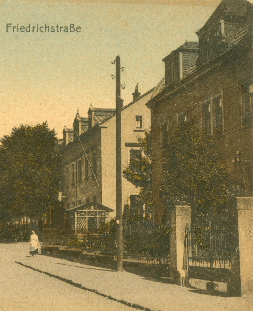 Dr. Rudolf-Friedrichs-Stra&szlig;e 10 (bis 1920 Lotzdorf 58I, 1920 - 1927 Friedrich-Stra&szlig;e 10, 1927 - 1945 Friedrichstra&szlig;e 10)  Radeberg