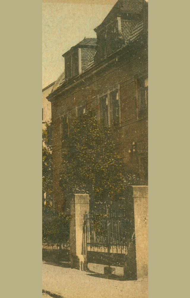 Dr. Rudolf-Friedrichs-Straße 12 (bis 1920 Lotzdorf 58K, 1920 - 1927 Friedrich-Straße 12, 1927 - 1945 Friedrichstraße 12) Radeberg Dr. Rudolf-Friedrichs-Straße 12 (bis 1920 Lotzdorf 58K, 1920 - 1927 Friedrich-Straße 12, 1927 - 1945 Friedrichstraße 12) Radeberg