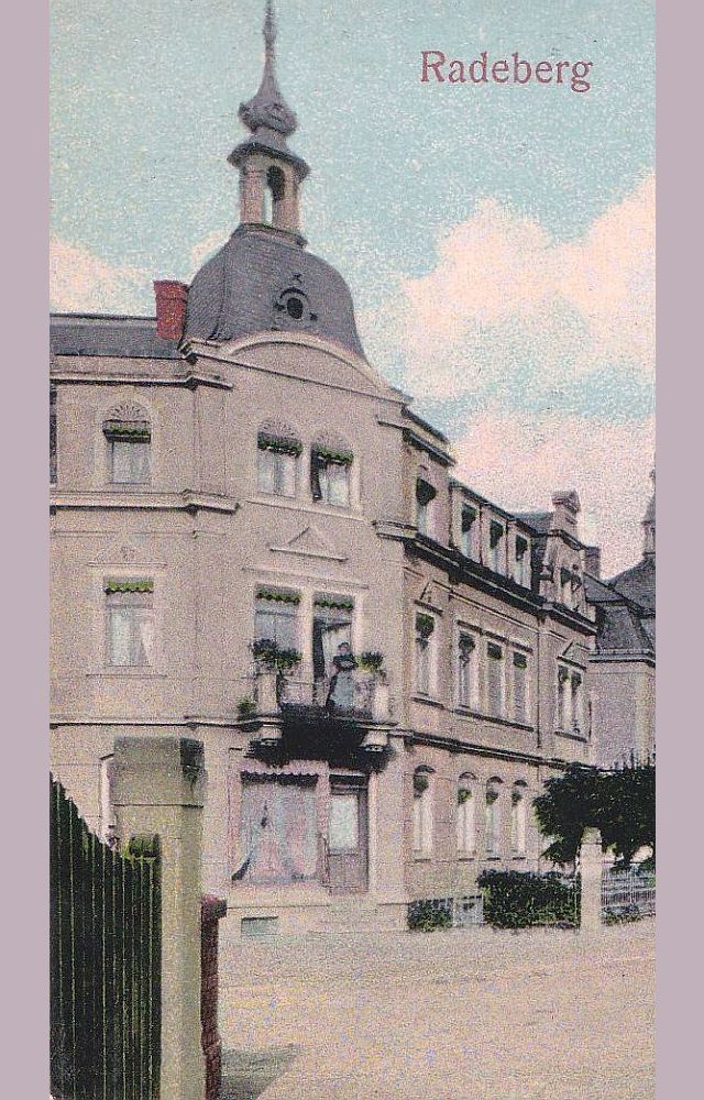 Dr. Rudolf-Friedrichs-Stra&szlig;e 27 (bis 1927 Friedrich-Stra&szlig;e 27, 1927 - 1945 Friedrichstra&szlig;e 27) / Weststra&szlig;e  Radeberg
