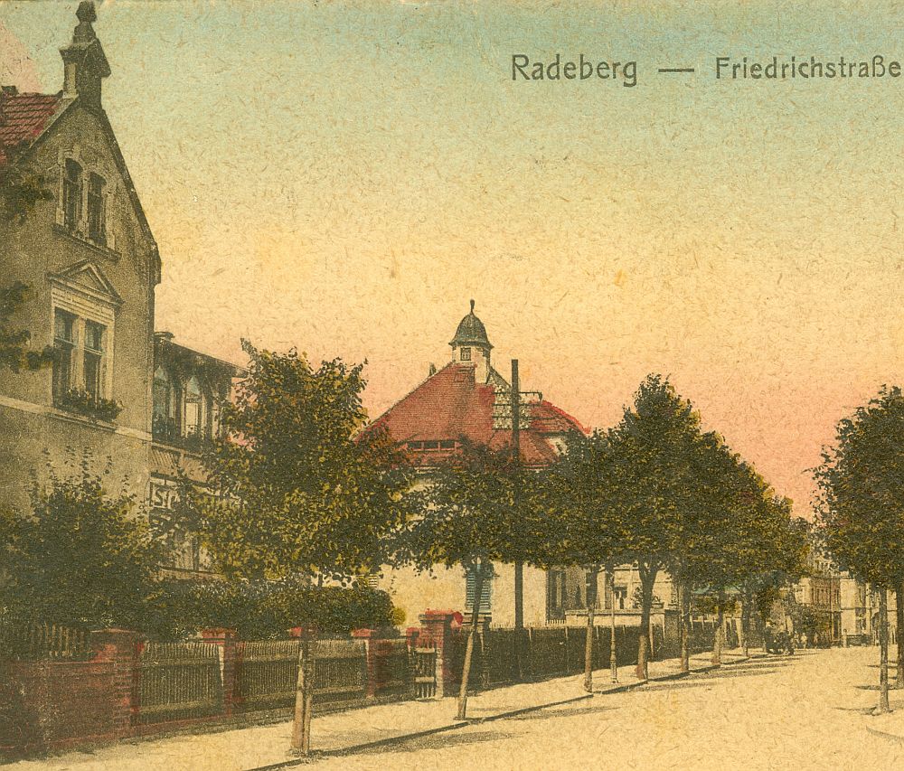 Dr. Rudolf-Friedrichs-Stra&szlig;e 39 (vor 1905 Badstra&szlig;e 7, 1905 Friedrichstra&szlig;e 39)  Radeberg