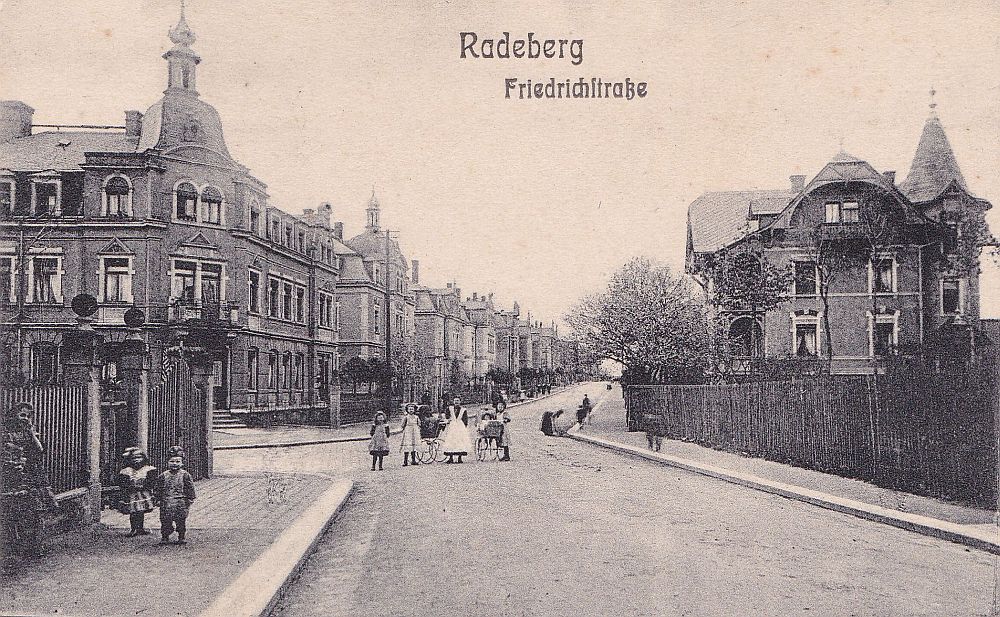 Dr. Rudolf-Friedrichs-Stra&szlig;e Ecke Weststra&szlig;e  Radeberg