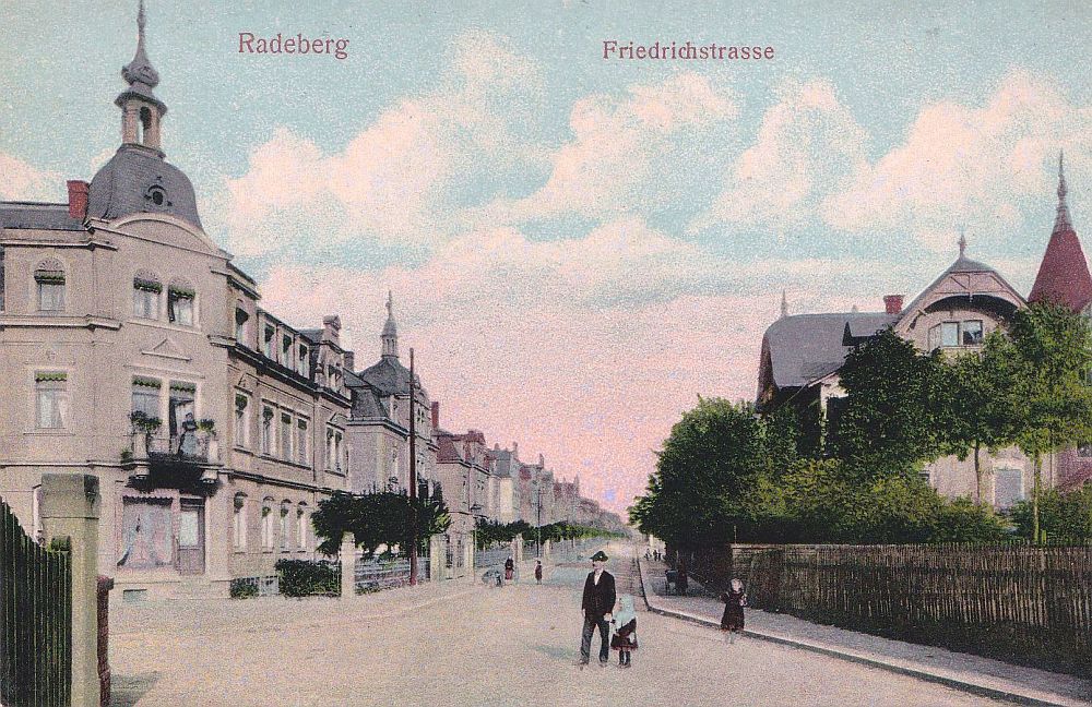 Dr. Rudolf-Friedrichs-Stra&szlig;e Ecke Weststra&szlig;e  Radeberg