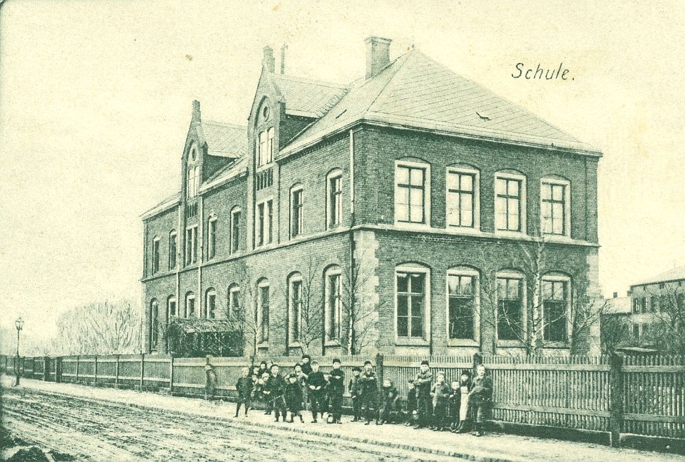 Straße des Friedens 1 (1886 F- (ohne Bezeichnung) Straße 1, 1896 - 1937 Goldbachstraße 1) Radeberg Straße des Friedens 1 (1886 F- (ohne Bezeichnung) Straße 1, 1896 - 1937 Goldbachstraße 1) Radeberg