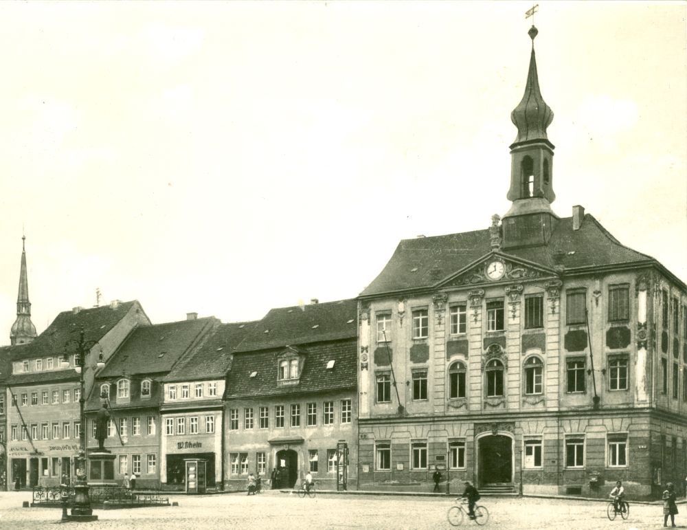 Hauptstra&szlig;e 2 (bis 1927 Hauptstra&szlig;e 22)  Radeberg