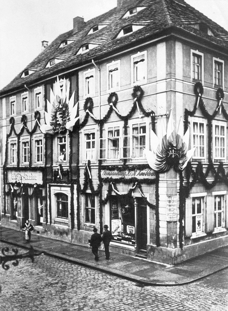 Hauptstraße 14 (1787 HNr. 95, bis 1927 Hauptstraße 16) / Kirchstraße Radeberg Hauptstraße 14 (1787 HNr. 95, bis 1927 Hauptstraße 16) / Kirchstraße Radeberg