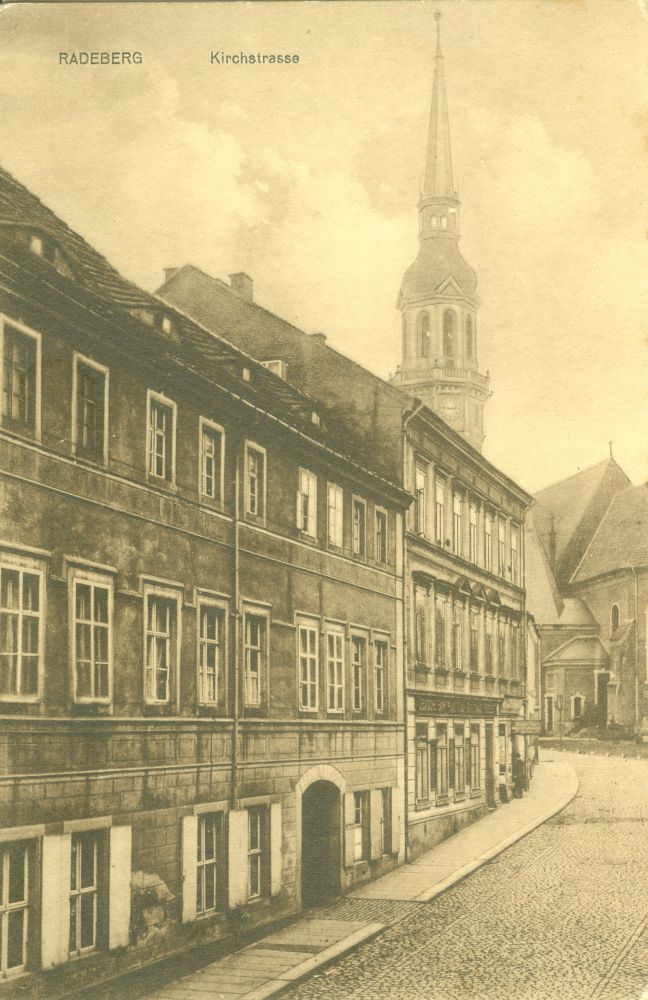 Hauptstraße 14 (1787 HNr. 95, bis 1927 Hauptstraße 16) / Kirchstraße Radeberg Hauptstraße 14 (1787 HNr. 95, bis 1927 Hauptstraße 16) / Kirchstraße Radeberg