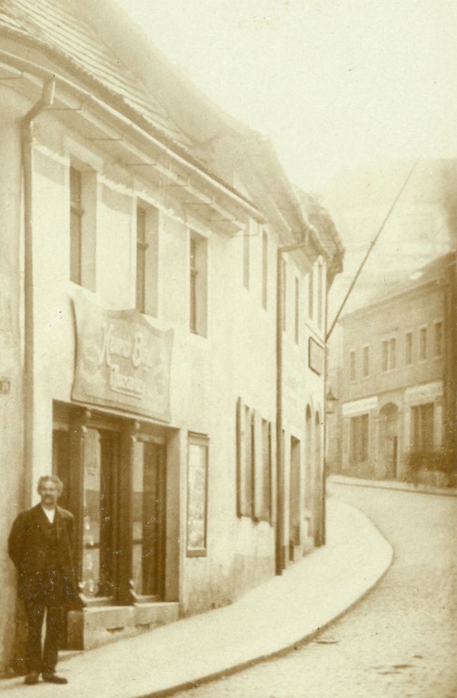 Hauptstraße 28 (1787 HNr. 249, vor 1910 Dresdener Straße 40, 1910 - 1927 Dresdener Straße 6) Radeberg Hauptstraße 28 (1787 HNr. 249, vor 1910 Dresdener Straße 40, 1910 - 1927 Dresdener Straße 6) Radeberg