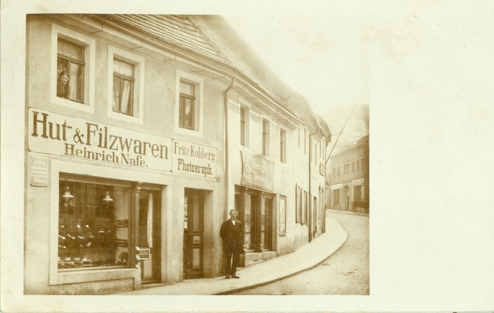 Hauptstraße 30 (1787 HNr. 248a, vor 1910 Dresdener Straße 39, 1910 - 1927 Dresdener Straße 8) Radeberg Hauptstraße 30 (1787 HNr. 248a, vor 1910 Dresdener Straße 39, 1910 - 1927 Dresdener Straße 8) Radeberg