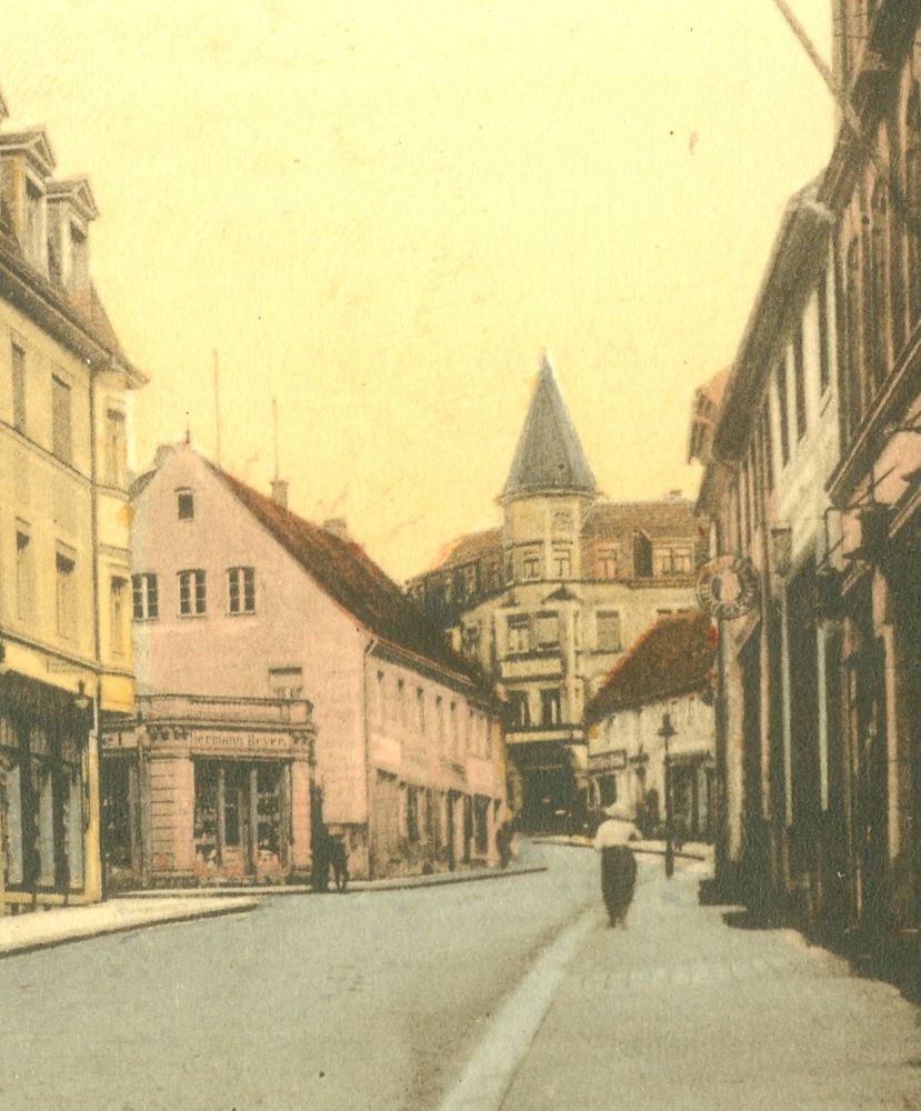 Hauptstra&szlig;e 32 (bis 1910 Dresdener Stra&szlig;e 38, 1910 - 1927 Dresdener Stra&szlig;e 10) / Schulstra&szlig;e  Radeberg