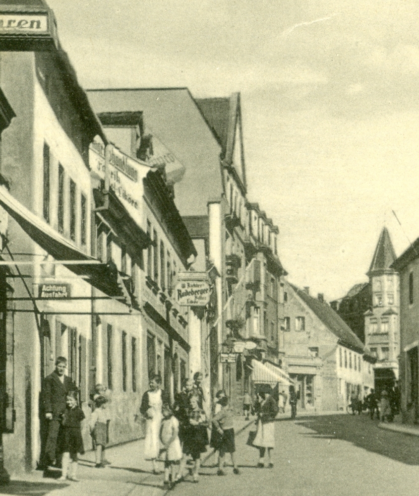 Hauptstra&szlig;e 48 (1787 HNr. 240, vor 1910 Dresdener Stra&szlig;e 30, 1910 - 1927 Dresdener Stra&szlig;e 26)  Radeberg