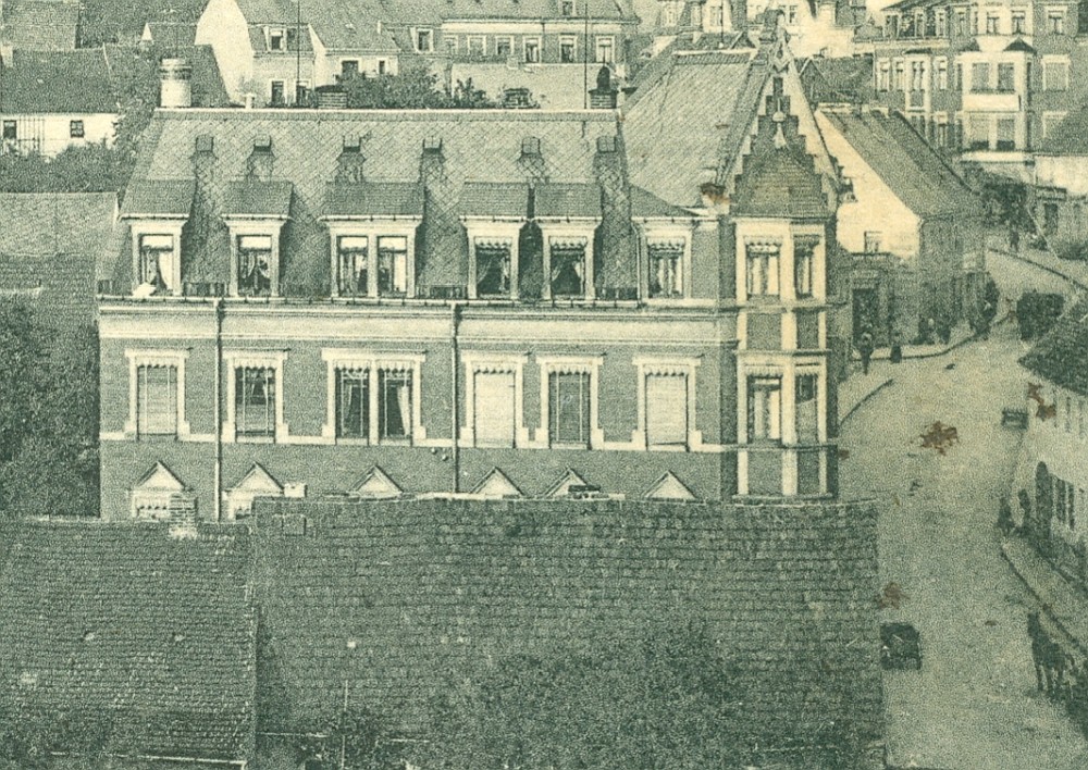 Hauptstraße 50 (vor 1910 Dresdener Straße 27, 1910 - 1927 Dresdener Straße 28) Radeberg Hauptstraße 50 (vor 1910 Dresdener Straße 27, 1910 - 1927 Dresdener Straße 28) Radeberg