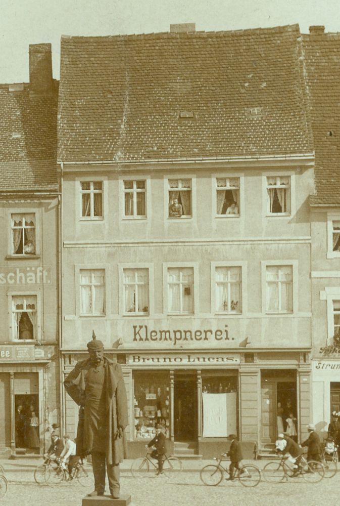 Markt 9 (vor 1905 Am Markt 9)  Radeberg