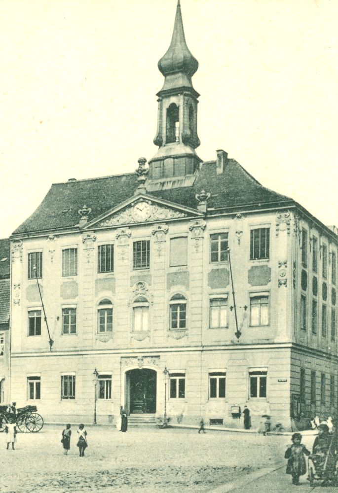 Markt 19 (vor 1905 Am Markt 19) / Oberstra&szlig;e  Radeberg