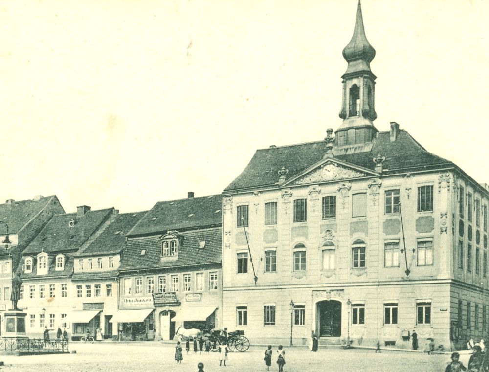 Markt 19 (vor 1905 Am Markt 19) / Oberstra&szlig;e  Radeberg