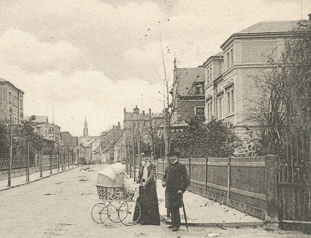 Otto-Bauer-Stra&szlig;e 2 (vor 1905 Badstra&szlig;e 3, 1905 - 1937 Badstra&szlig;e 5)  Radeberg