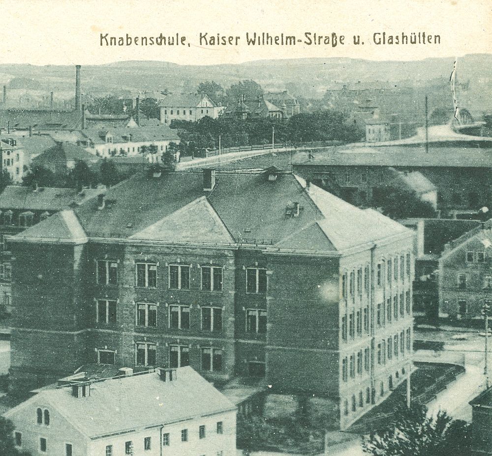 Pestalozzistraße 1 (Kaiser-Wilhelm-Straße 1) / Dr.-Albert-Dietze-Straße (Südstraße) Radeberg Pestalozzistraße 1 (Kaiser-Wilhelm-Straße 1) / Dr.-Albert-Dietze-Straße (Südstraße) Radeberg