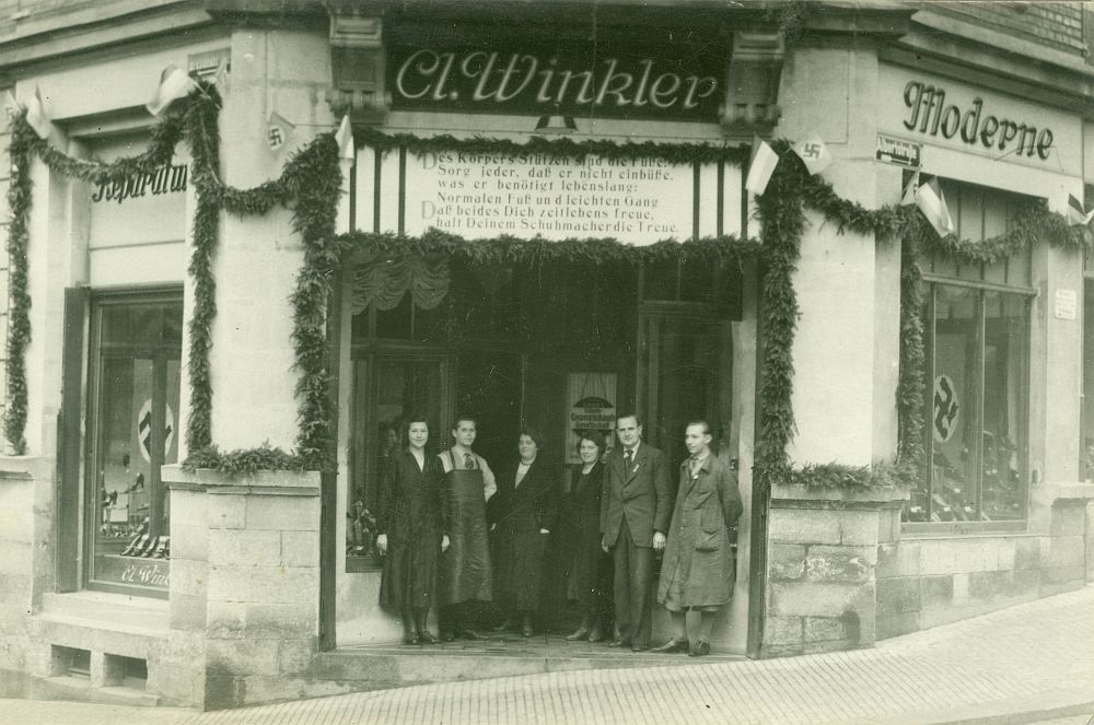 Rathenaustra&szlig;e 1 (vor 1905 Pillnitzer Stra&szlig;e 48, 1905 - 1927 K&ouml;nig Albert-Stra&szlig;e 1, 1927 Rathenaustra&szlig;e 1, 1937 Albertstra&szlig;e 1)  Radeberg